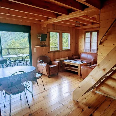 Et Du Belvedere Деревянный коттедж Serrieres-sur-Ain