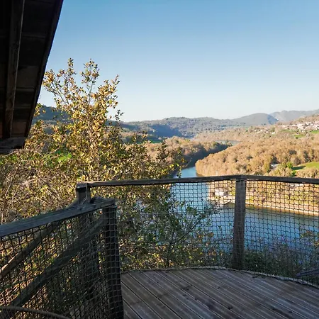 Et Du Belvedere Деревянный коттедж Serrieres-sur-Ain