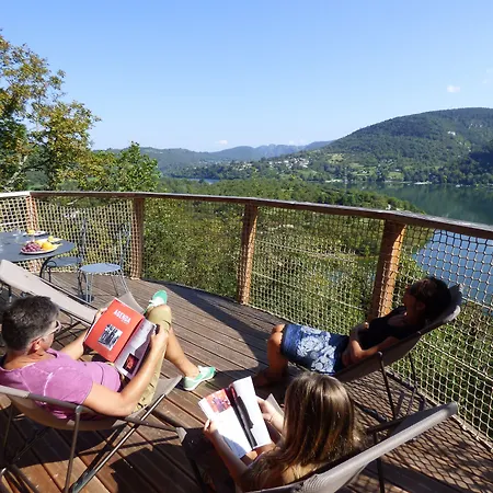 Деревянный коттедж Et Du Belvedere *